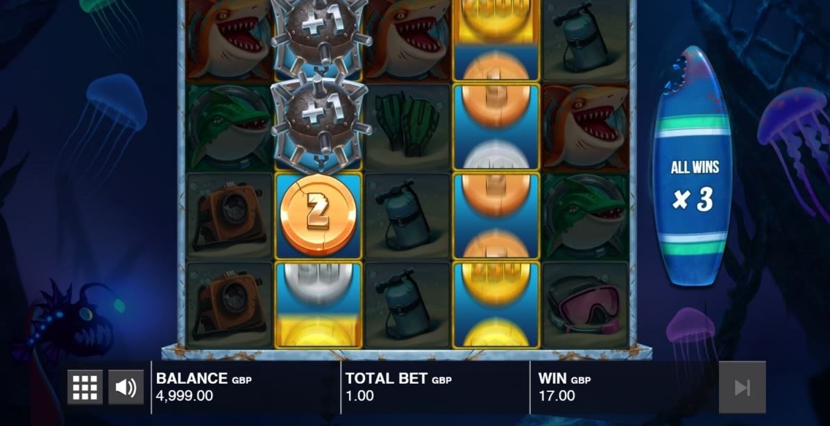 Razor Shark gameplay: the Shark Bonus, Mystery Stacks raising the win multiplier and Razor Reveal exposing golden multiplier coins